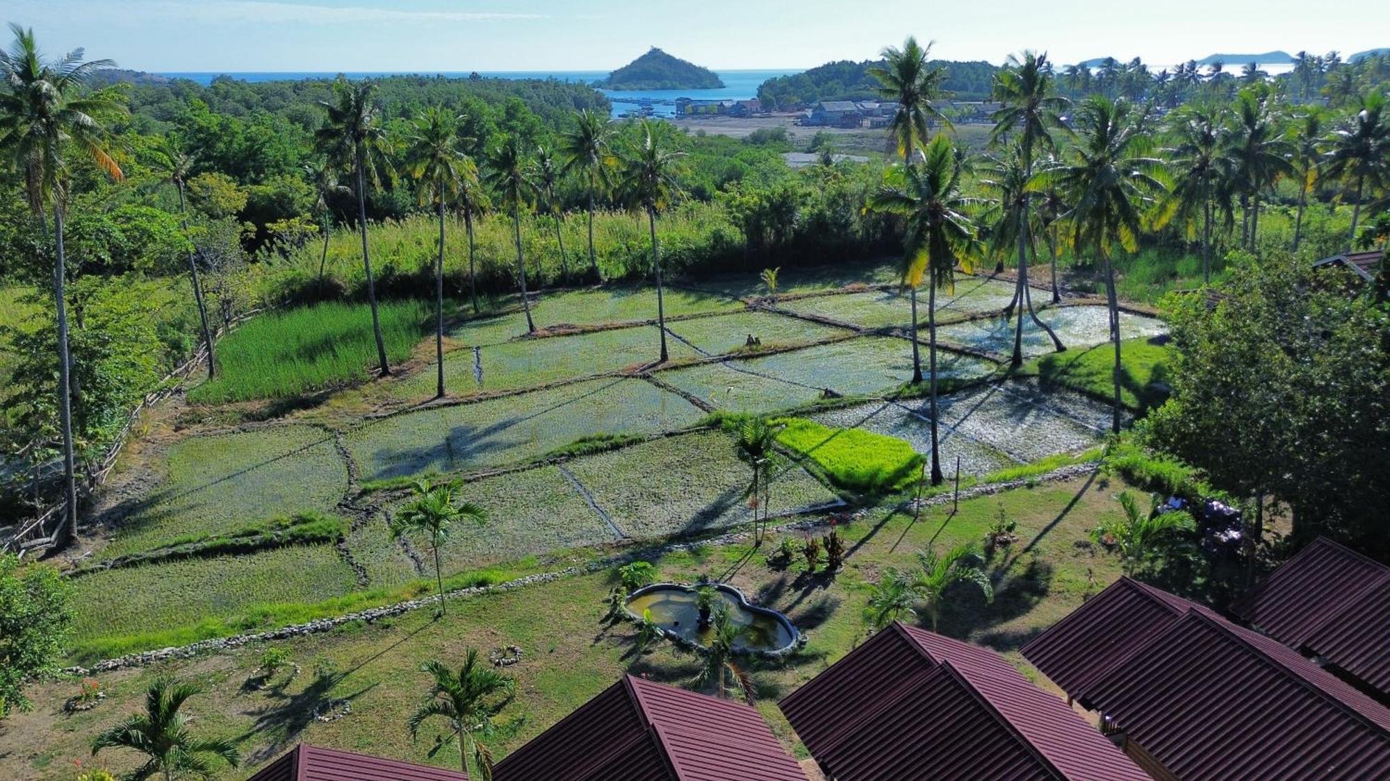 Nuna Bungalows Riung Exterior photo